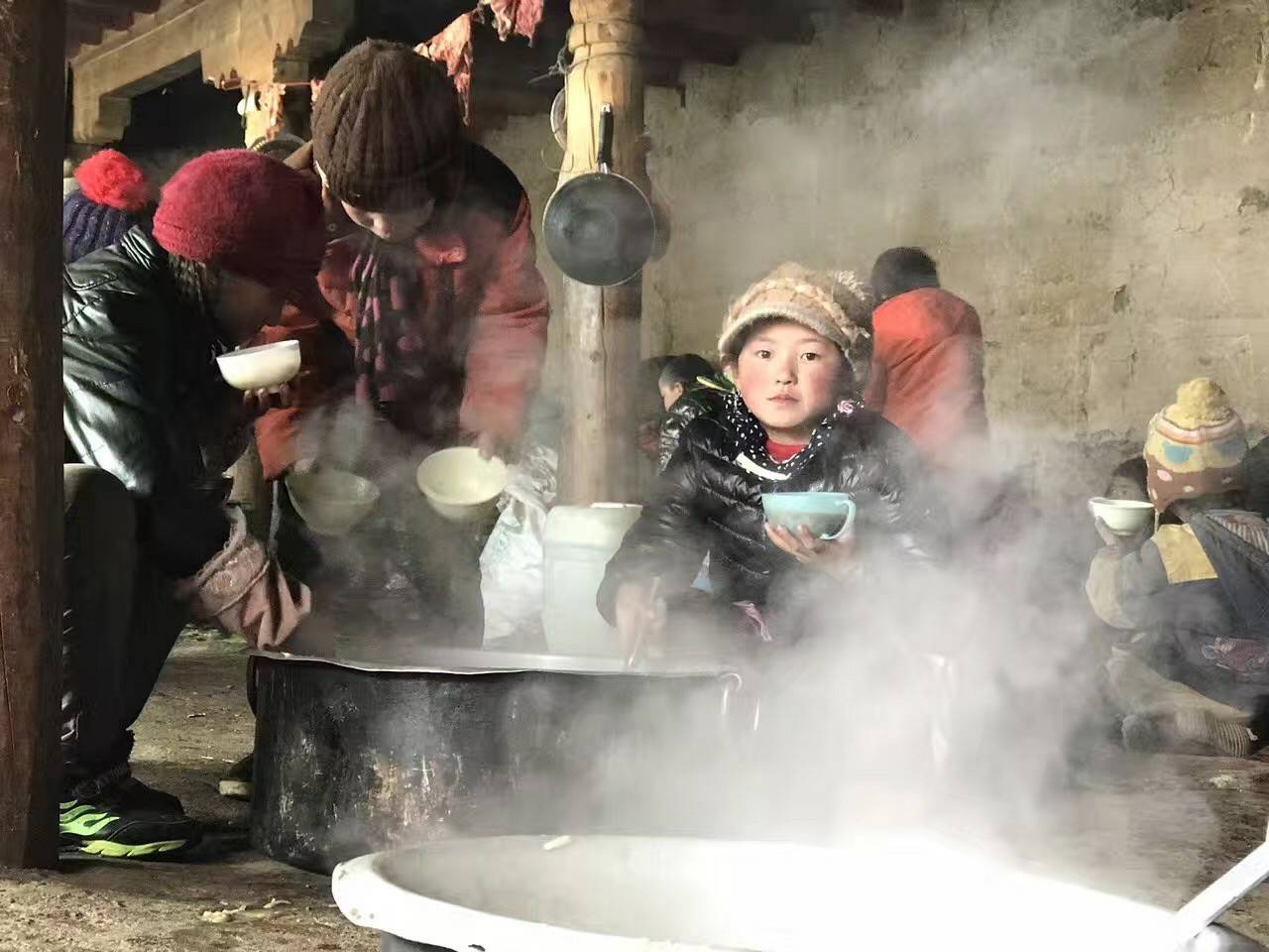 必一·运动体育平台官方网站-必一(中国)公益回顾丨家国同欢月同圆 温暖满载甘孜州(图10)